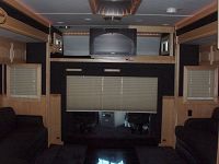 Lots of room w/2 Living Room slide-outs