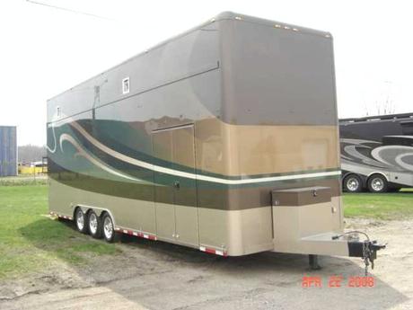 TRAILER OUTSIDE FRONT