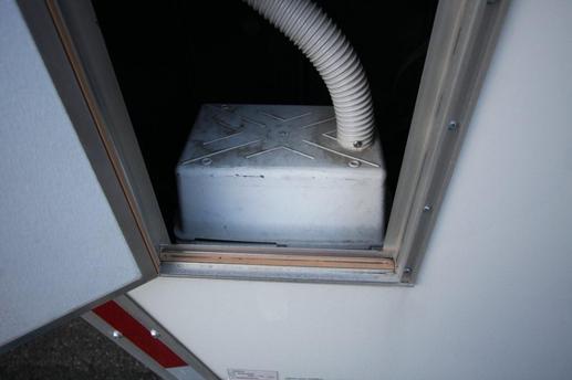 CONTINENTIAL CARGO 48' VENTED BATTERY BOX