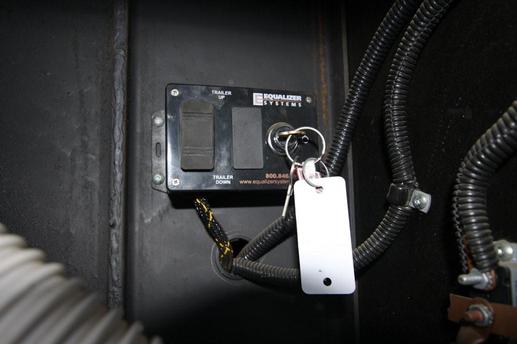 CONTINENTIAL CARGO 48' JACK CONTROLLS INDEPENDENT LEFT AND RIGHT